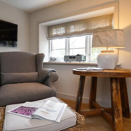 Stroenwai Apartment *